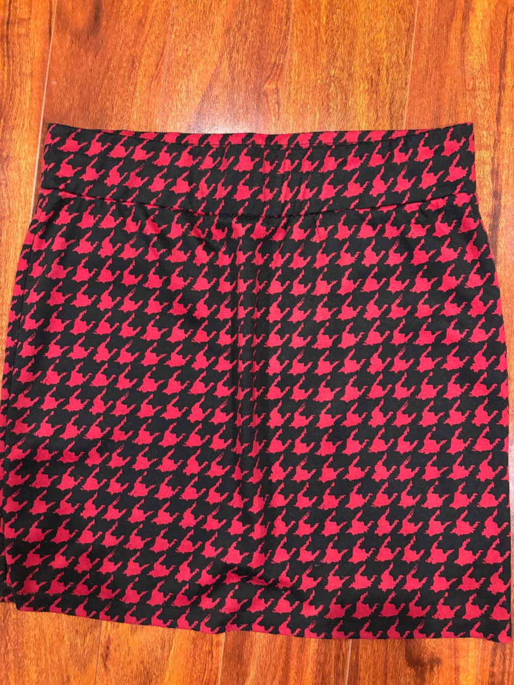 Women’s Red and Black Houndstooth Pencil Skirt